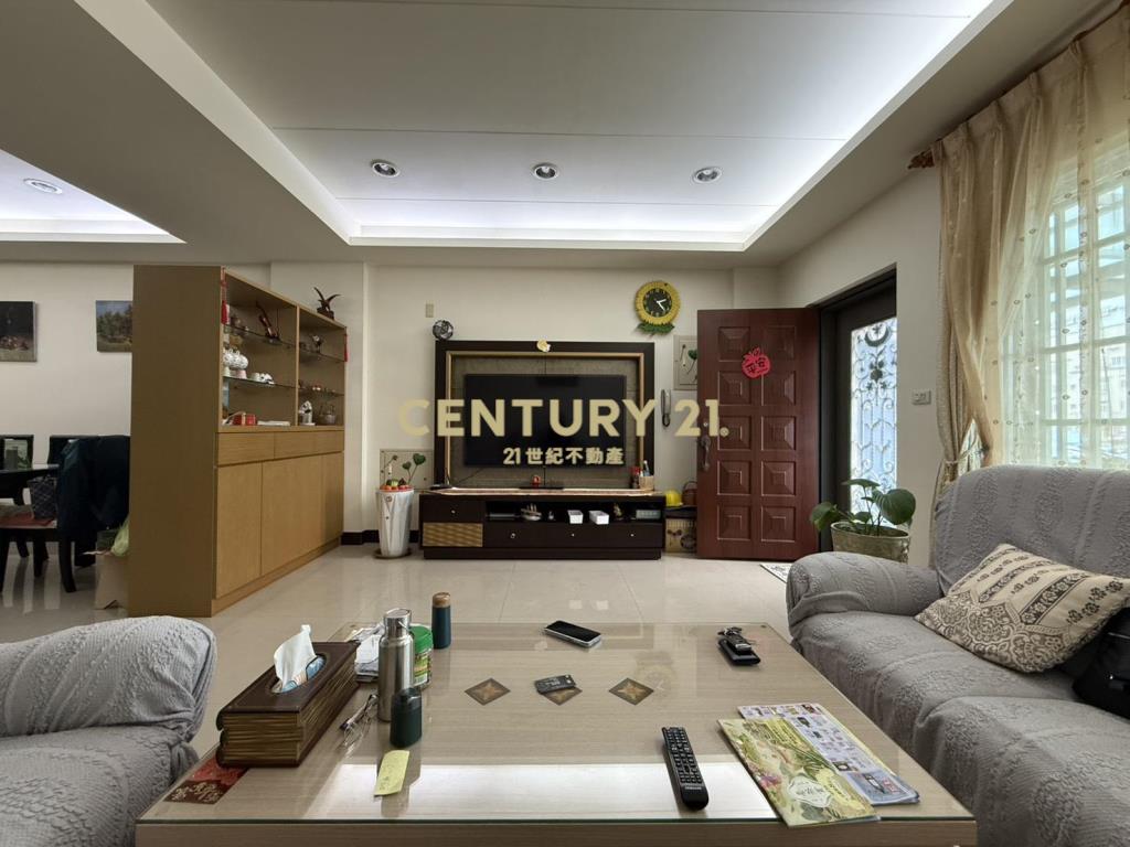 近尚順商城、昌隆重劃區.雙車位美透天