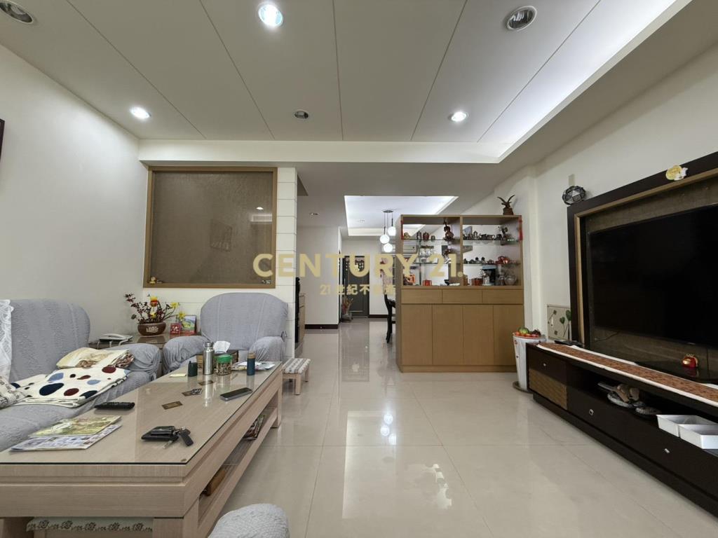 近尚順商城、昌隆重劃區.雙車位美透天