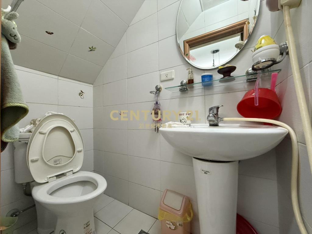 近尚順商城、昌隆重劃區.雙車位美透天