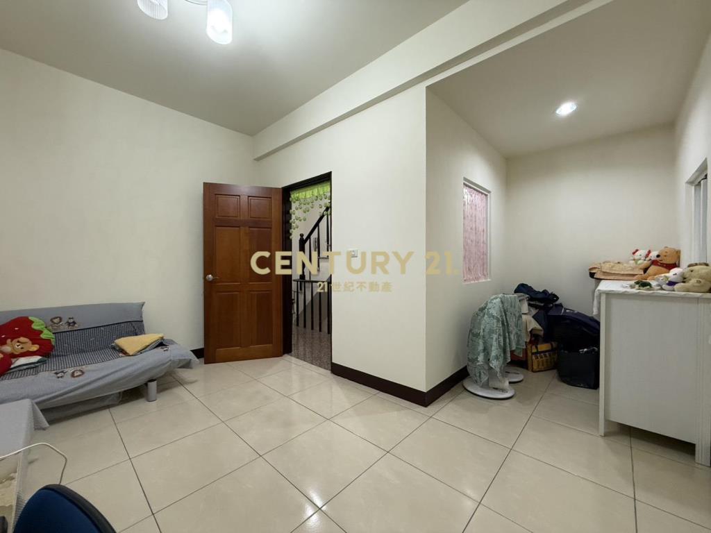 近尚順商城、昌隆重劃區.雙車位美透天