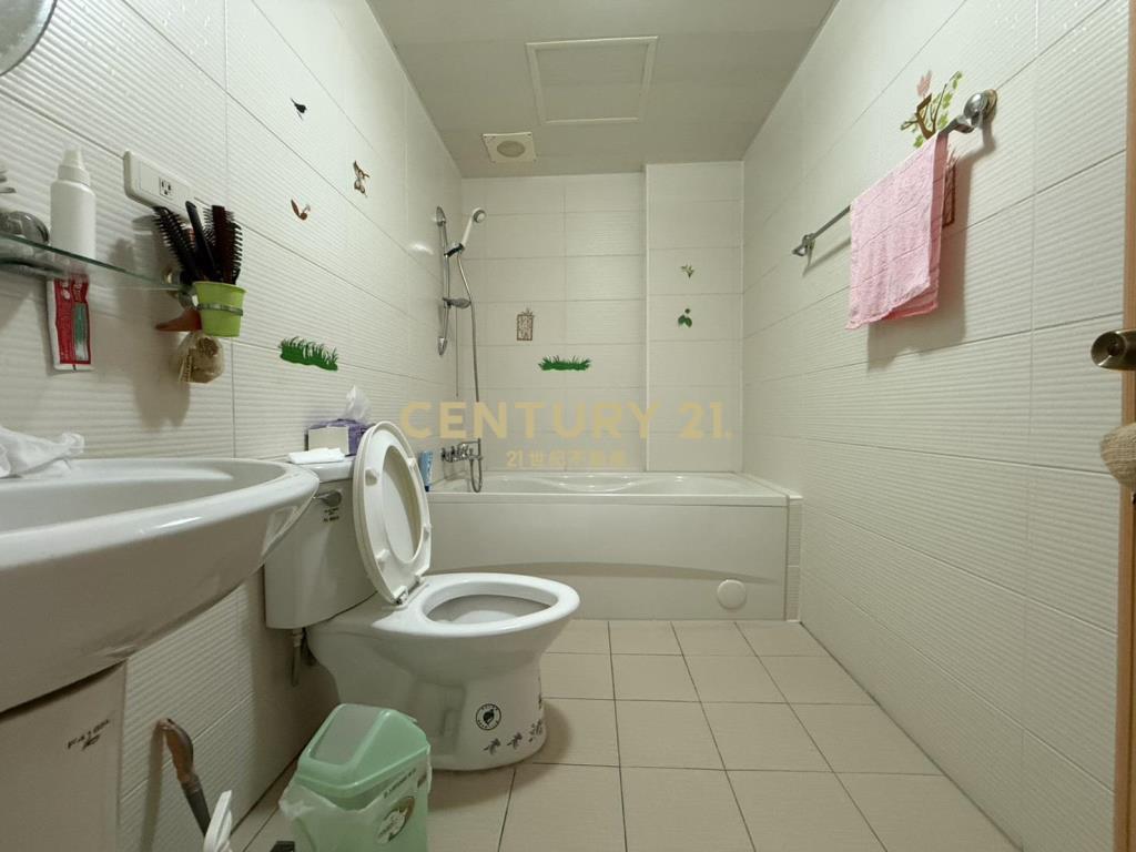 近尚順商城、昌隆重劃區.雙車位美透天