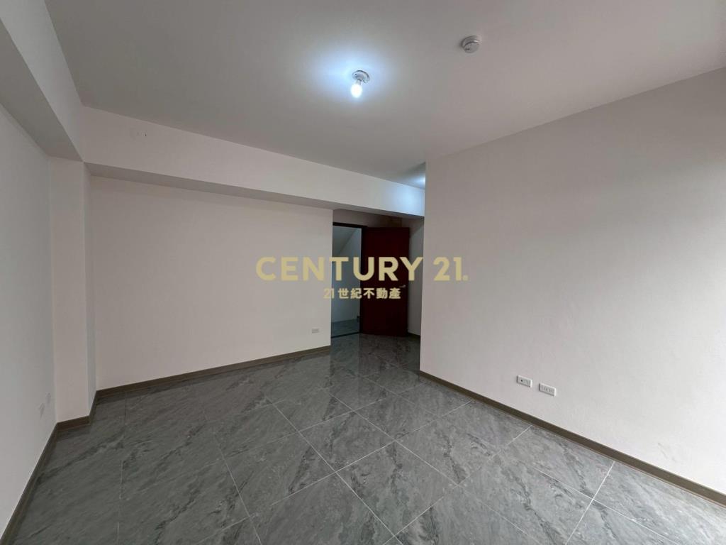 楊梅美墅-荷蘭小鎮邊間雙車位四套房