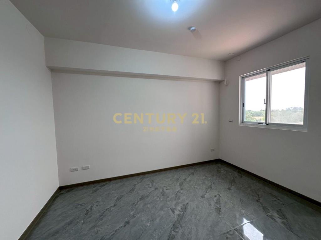 楊梅美墅-荷蘭小鎮邊間雙車位四套房