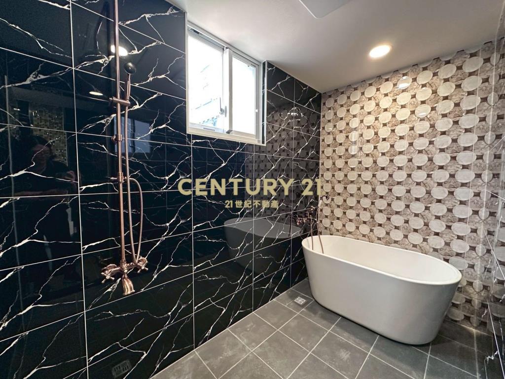 楊梅美墅-荷蘭小鎮邊間雙車位四套房