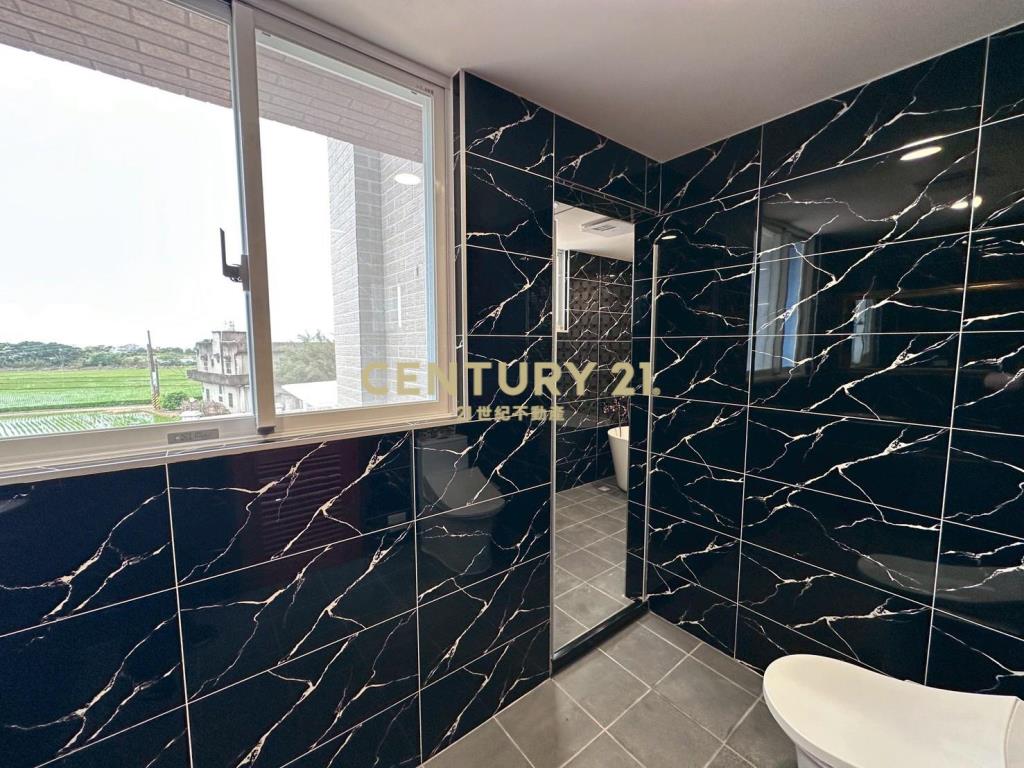 楊梅美墅-荷蘭小鎮邊間雙車位四套房