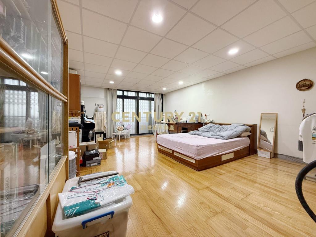 楊梅市區10米路透天