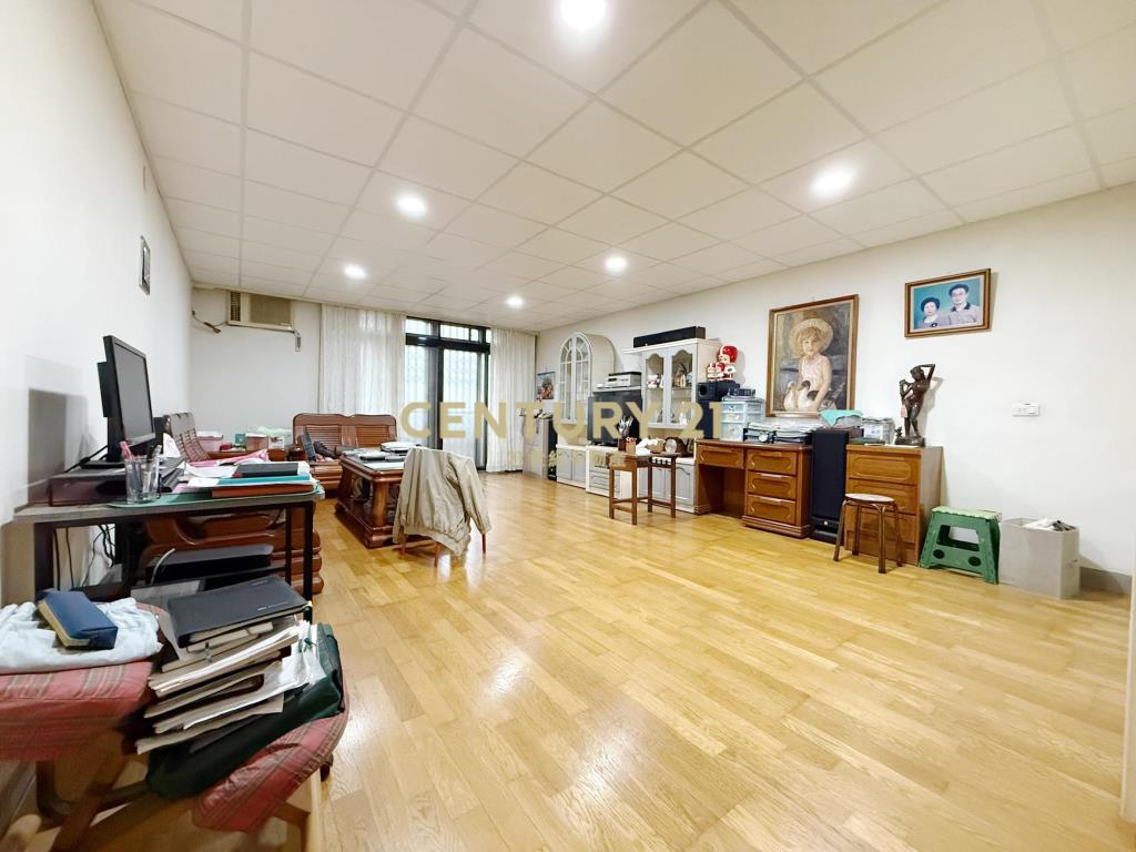 楊梅市區10米路透天