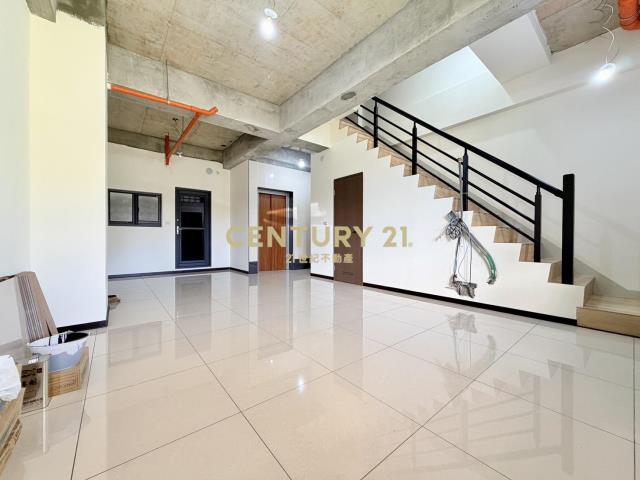 全新中山北全聯旁電梯別墅