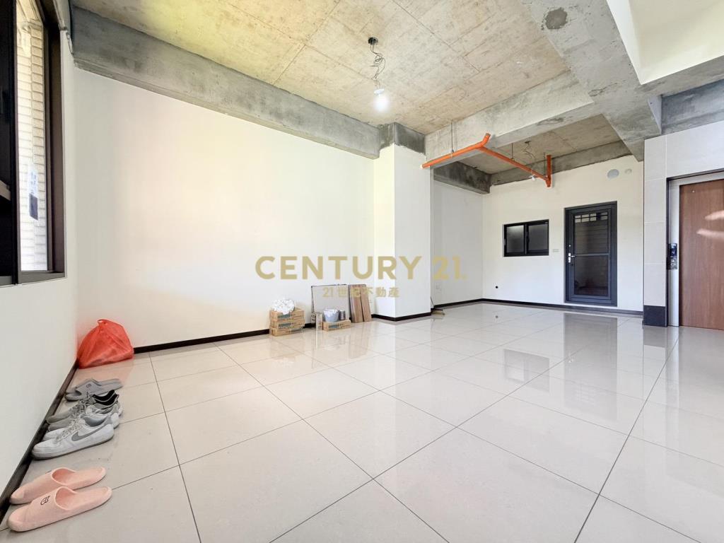 全新中山北全聯旁電梯別墅