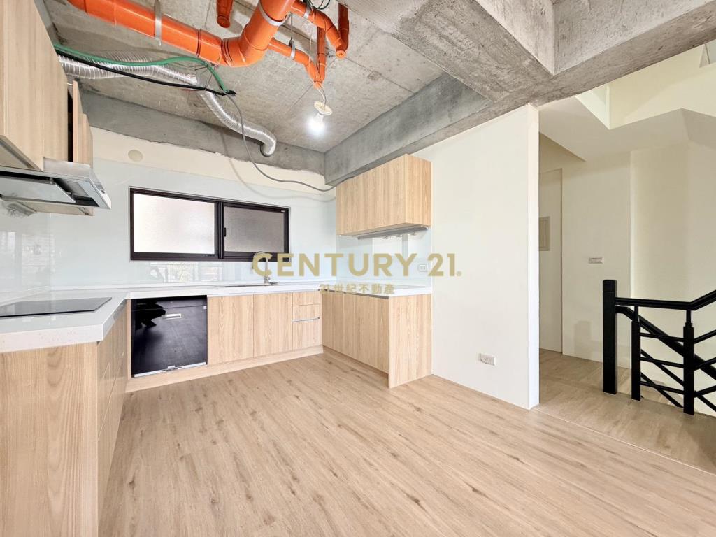 全新中山北全聯旁電梯別墅