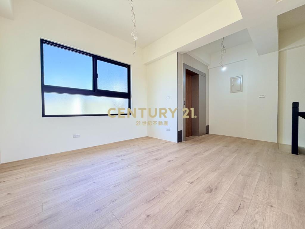 全新中山北全聯旁電梯別墅