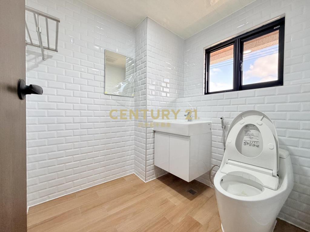 全新中山北全聯旁電梯別墅