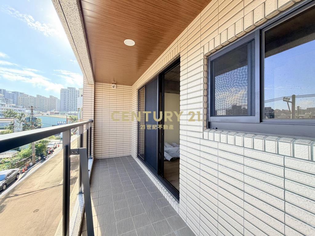 全新中山北全聯旁電梯別墅