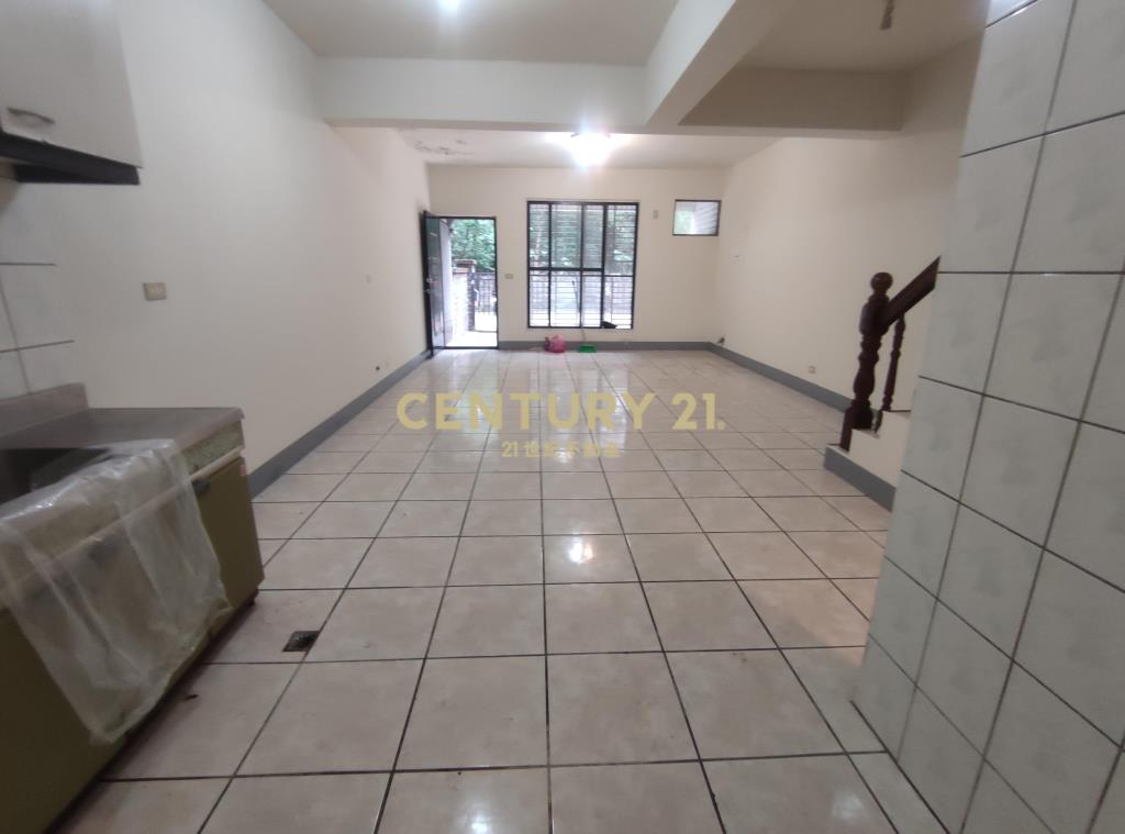 新江路前院車庫別墅