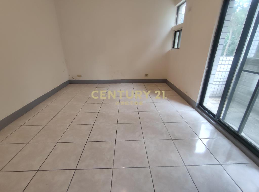 新江路前院車庫別墅