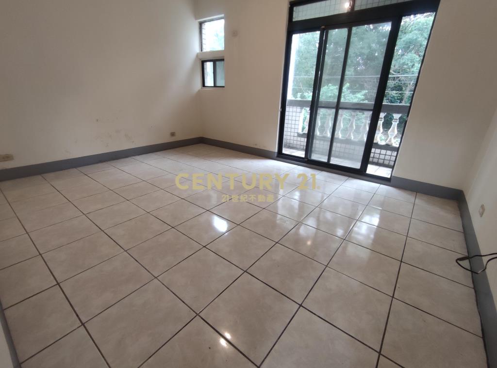 新江路前院車庫別墅