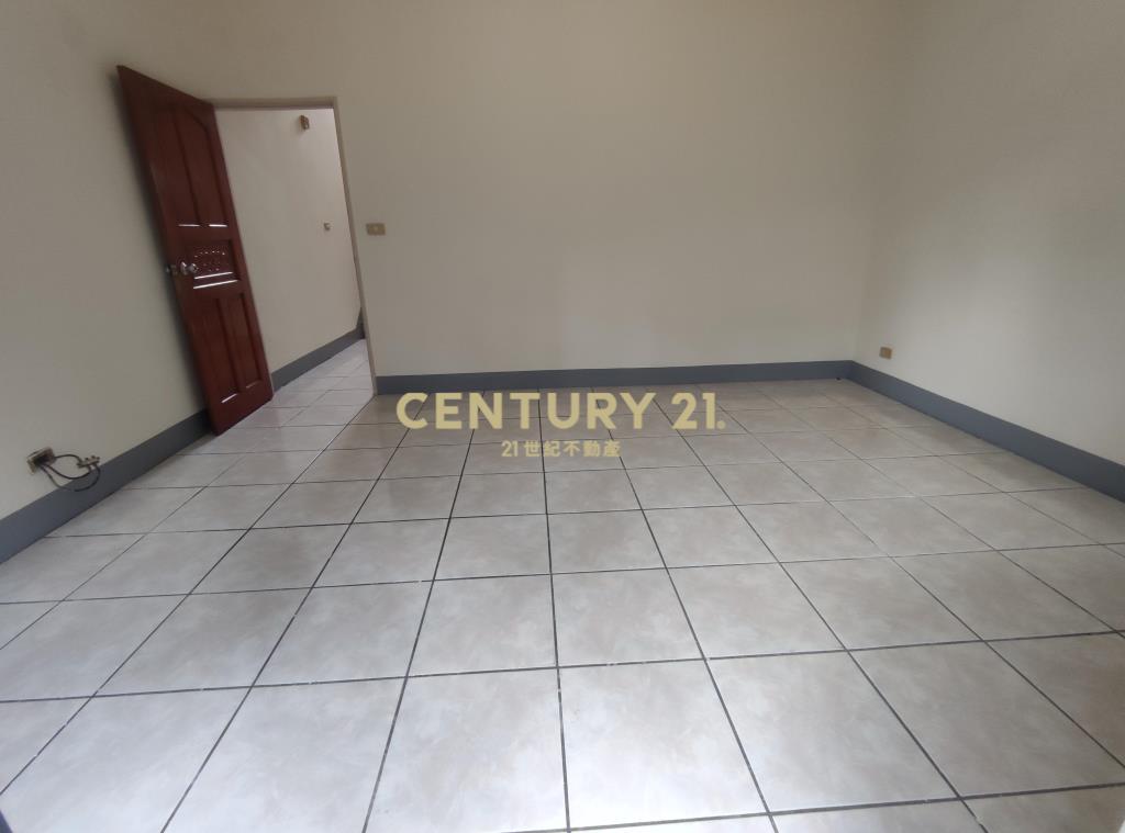 新江路前院車庫別墅