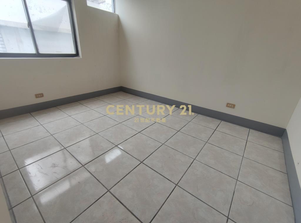 新江路前院車庫別墅