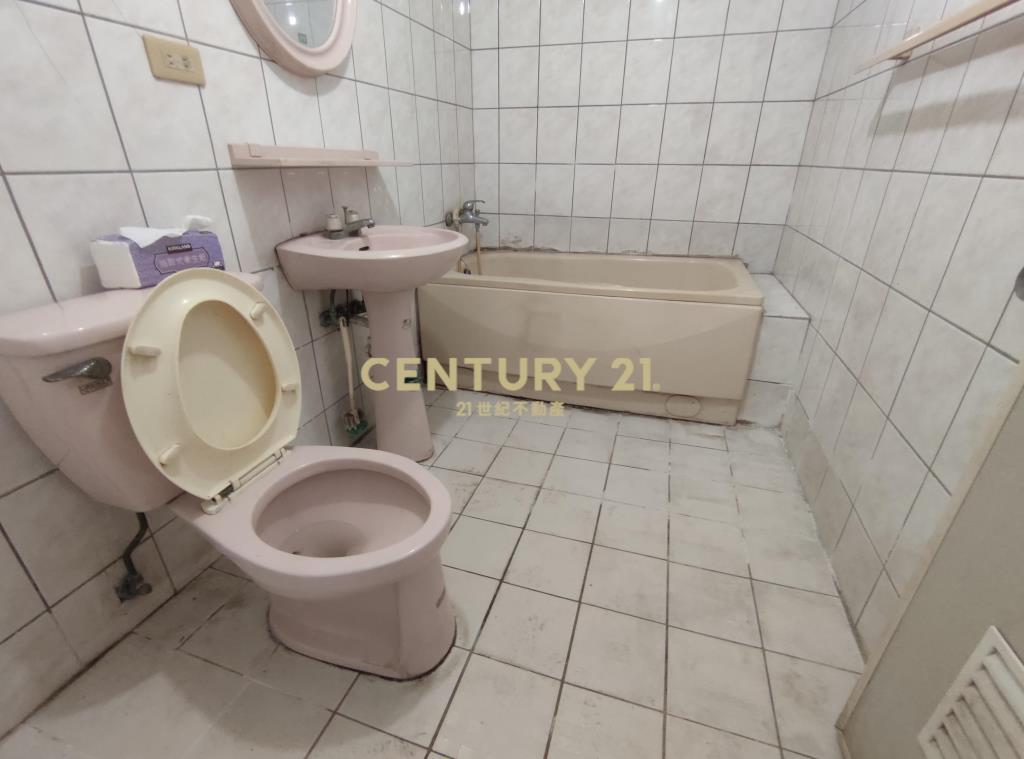 新江路前院車庫別墅