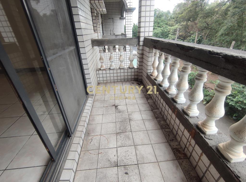 新江路前院車庫別墅