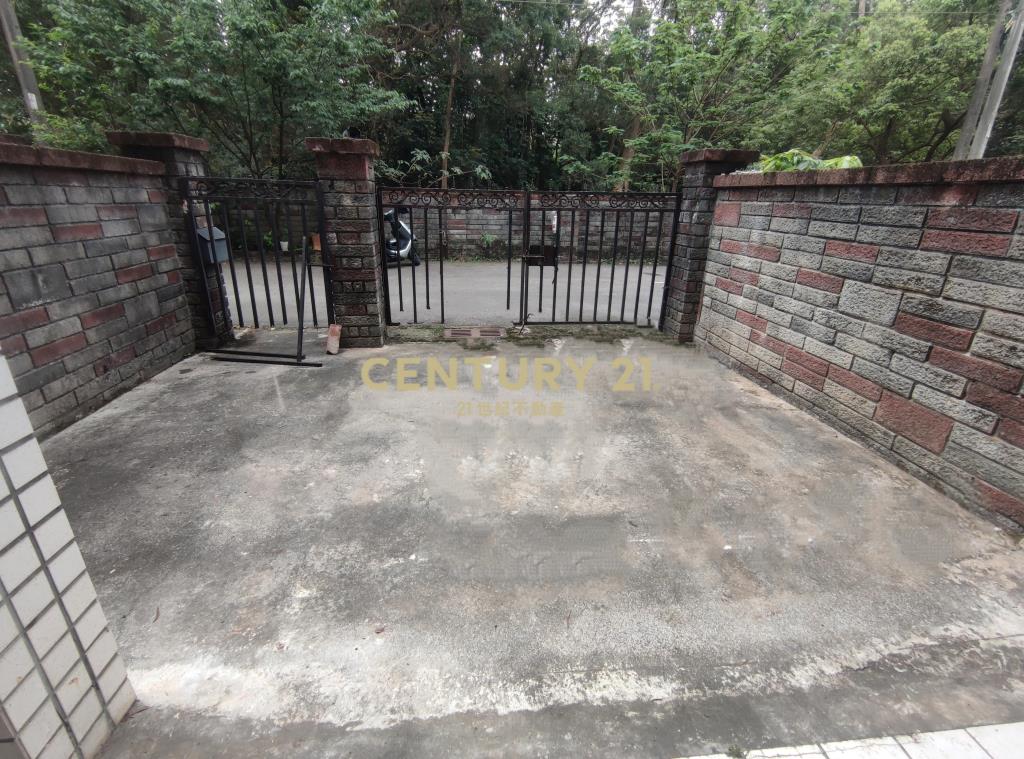 新江路前院車庫別墅