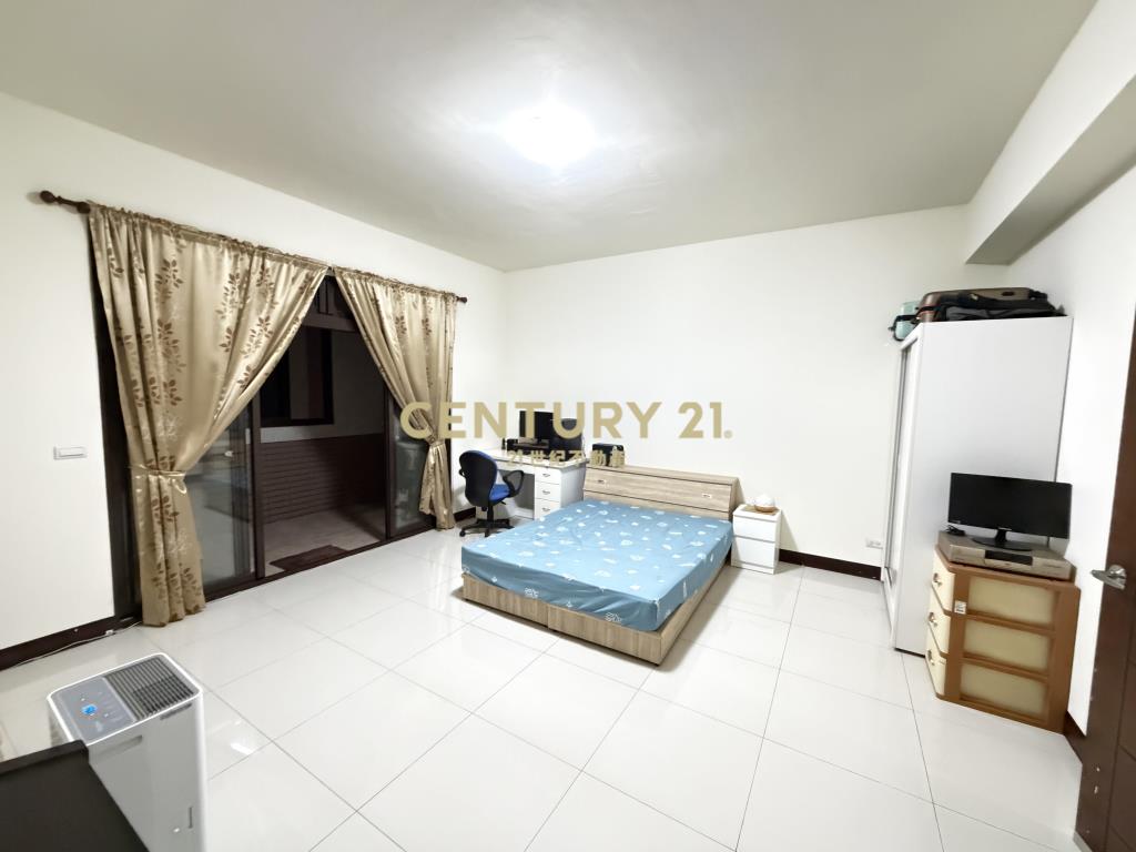 藝術家前院雙車美墅