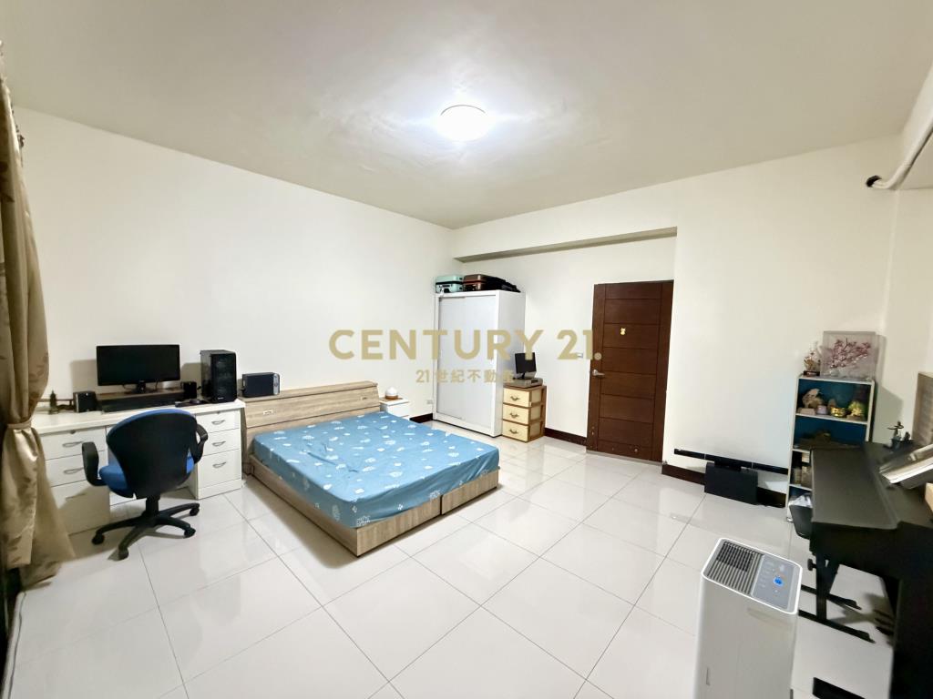 藝術家前院雙車美墅