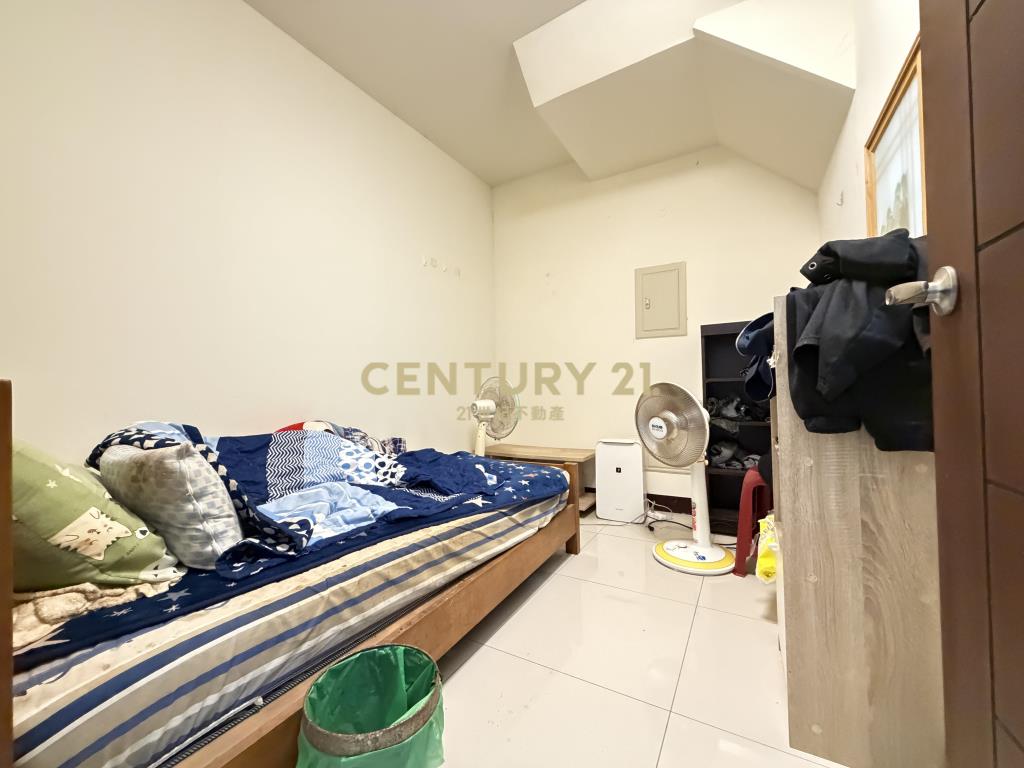 藝術家前院雙車美墅