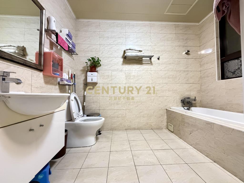 藝術家前院雙車美墅