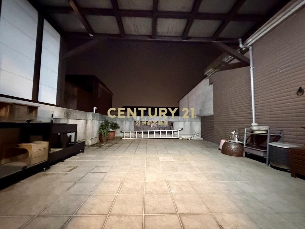 藝術家前院雙車美墅