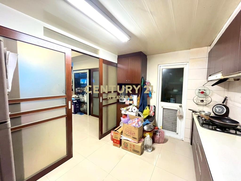 過嶺雙車5房花園別墅