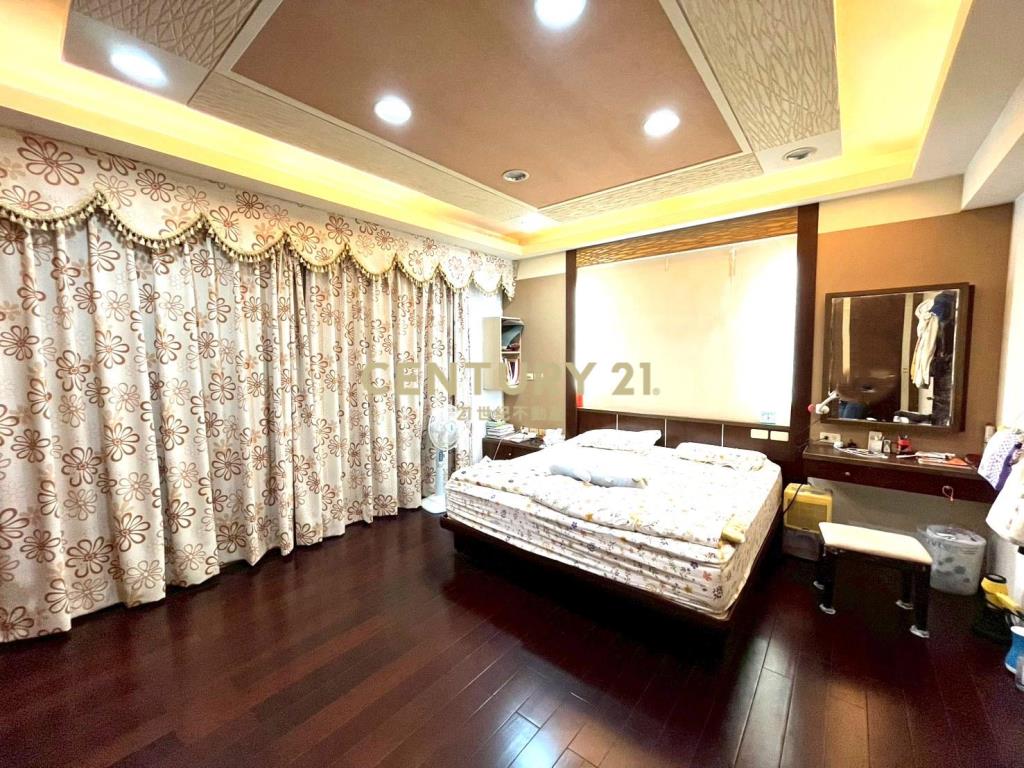 過嶺雙車5房花園別墅