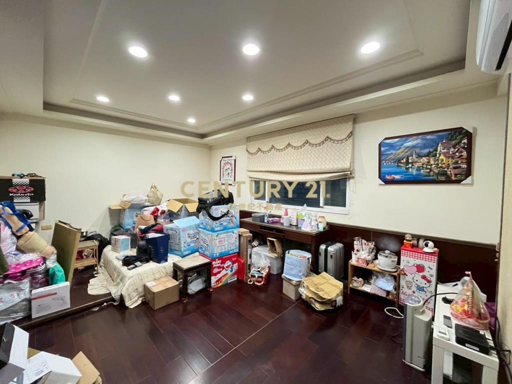 過嶺雙車5房花園別墅