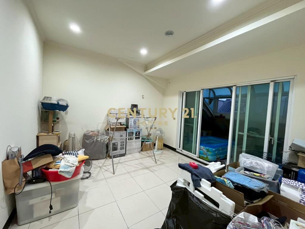 過嶺雙車5房花園別墅