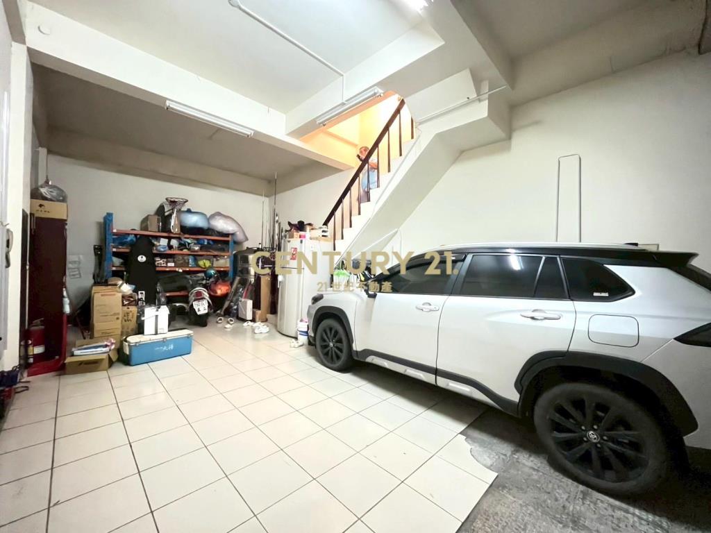 過嶺雙車5房花園別墅