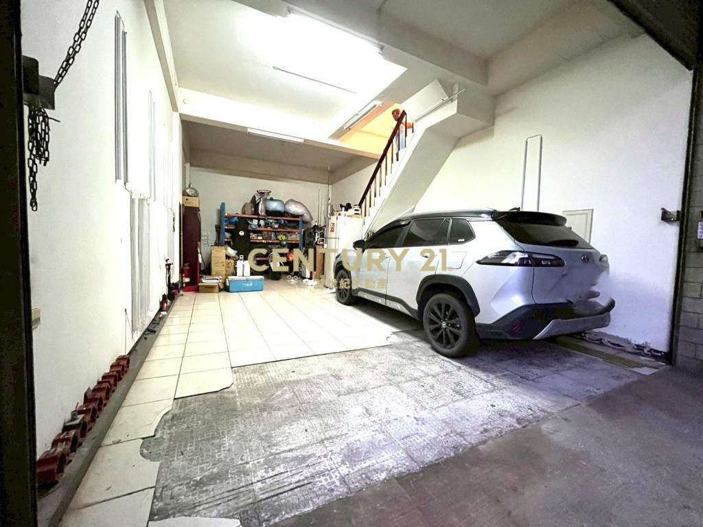 過嶺雙車5房花園別墅