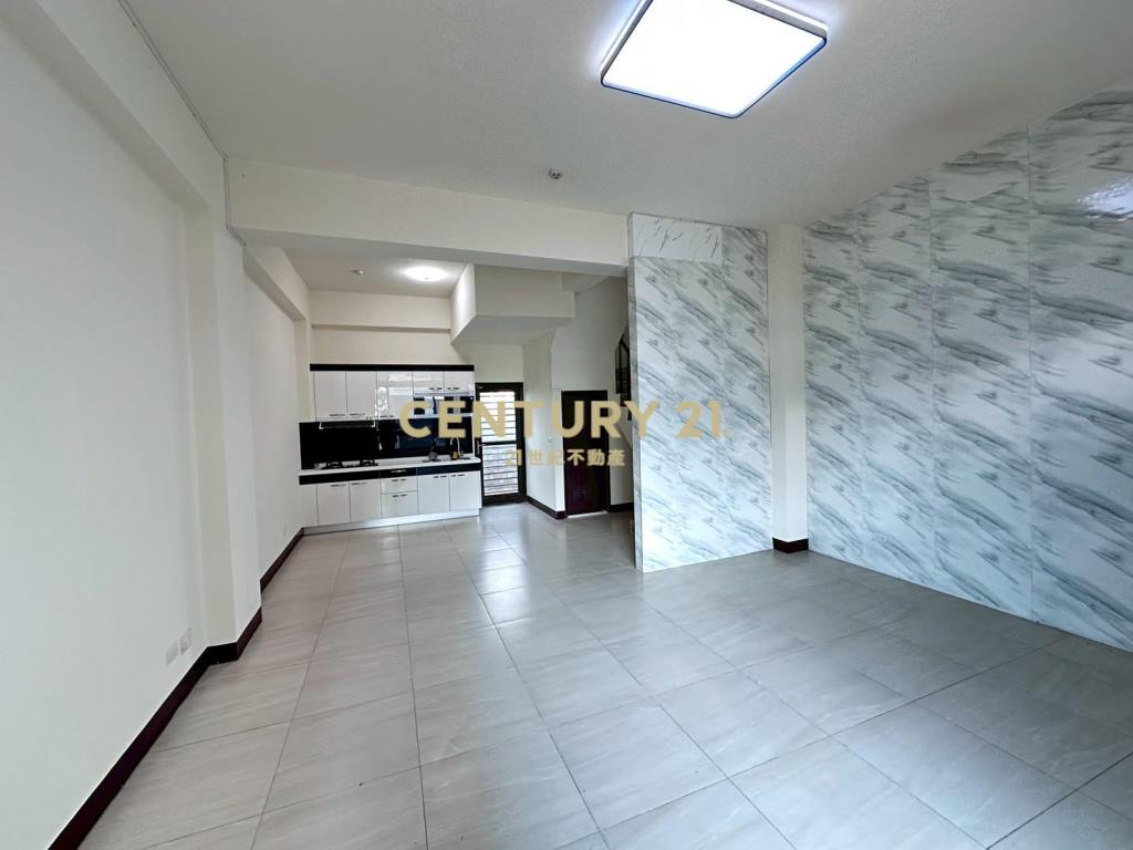 仙草花海邊間三車位美別墅