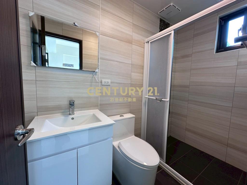 仙草花海邊間三車位美別墅