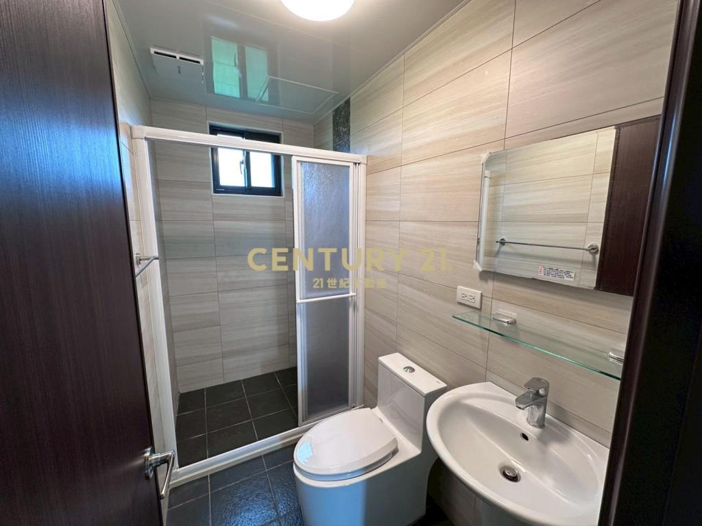 仙草花海邊間三車位美別墅