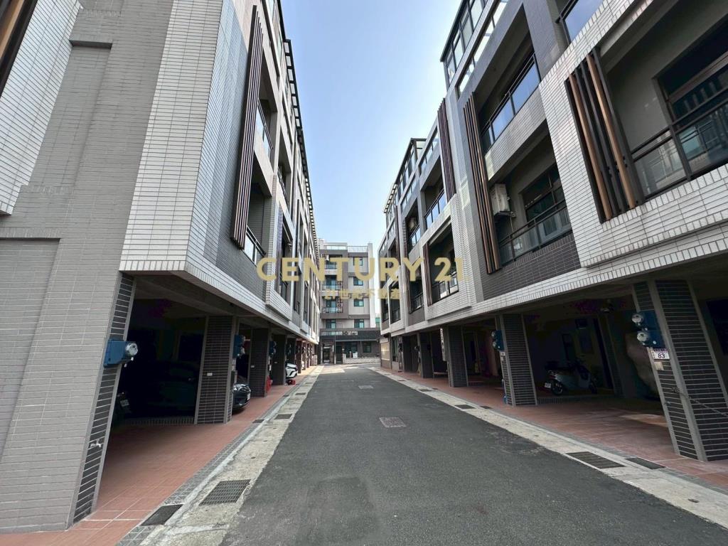 仙草花海邊間三車位美別墅