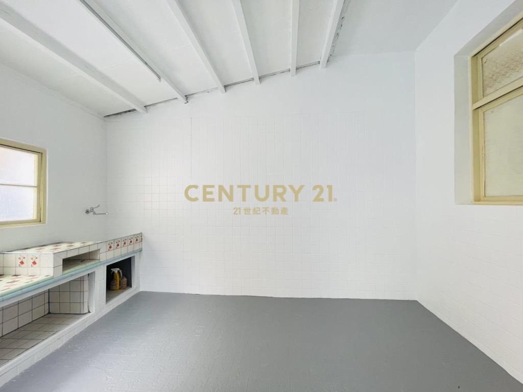 彰化田中車站旁整新大面寬透天