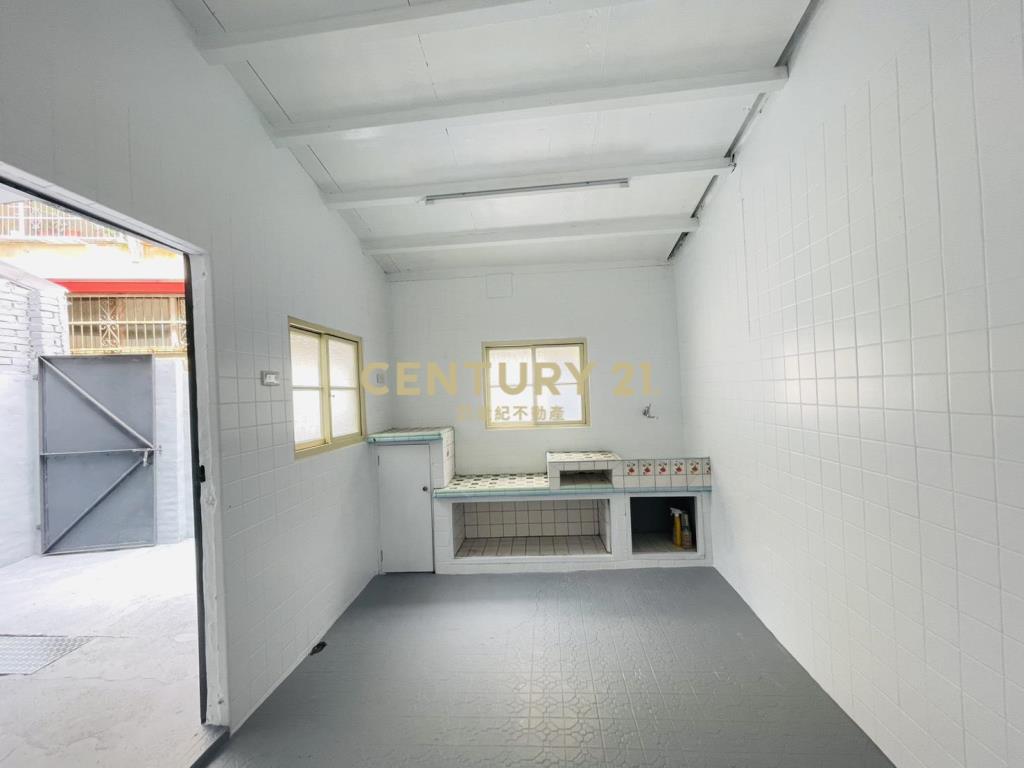 彰化田中車站旁整新大面寬透天