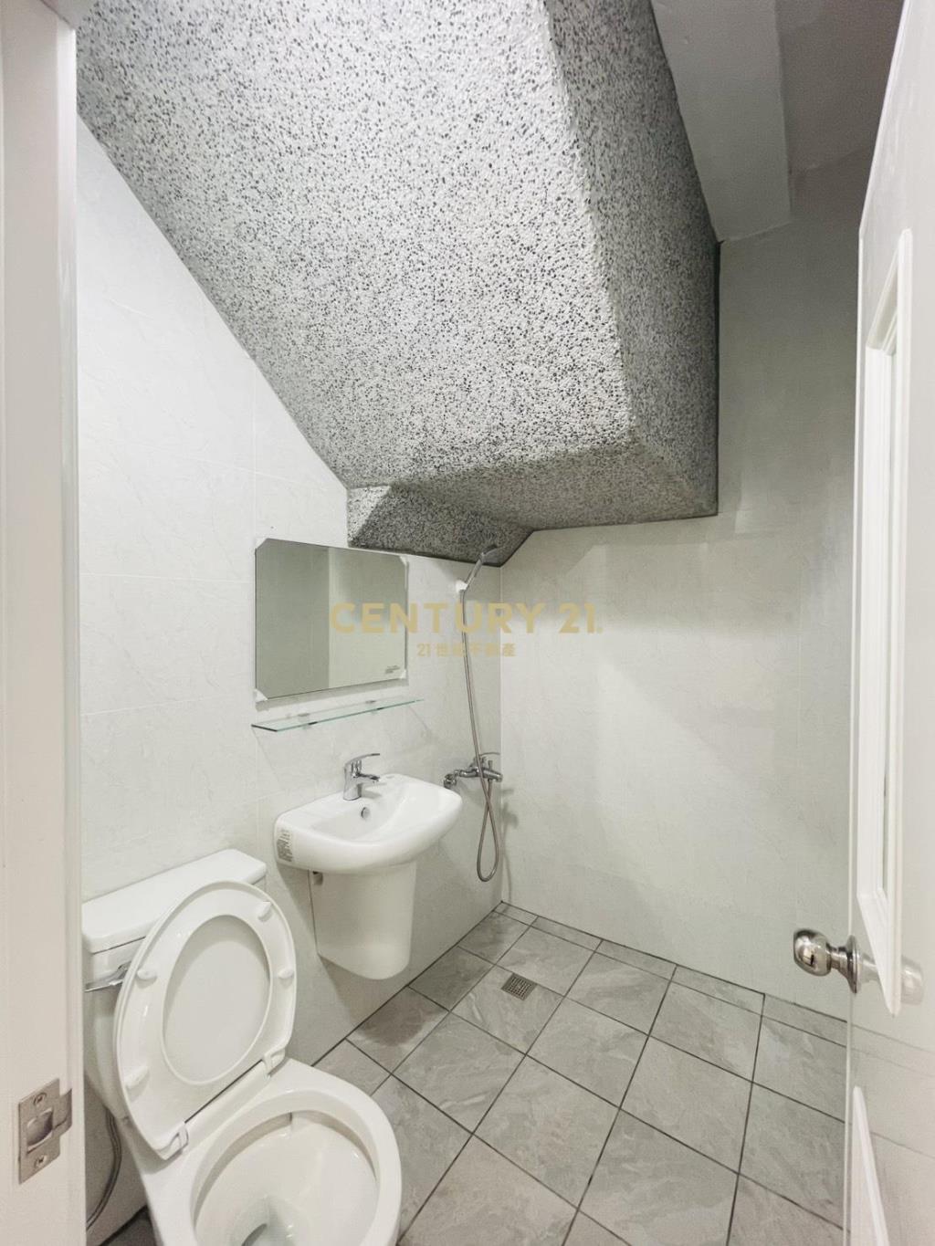 彰化田中車站旁整新大面寬透天