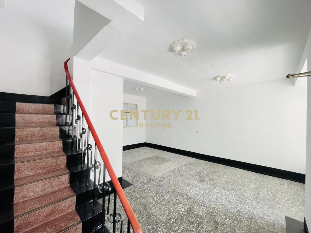 彰化田中車站旁整新大面寬透天