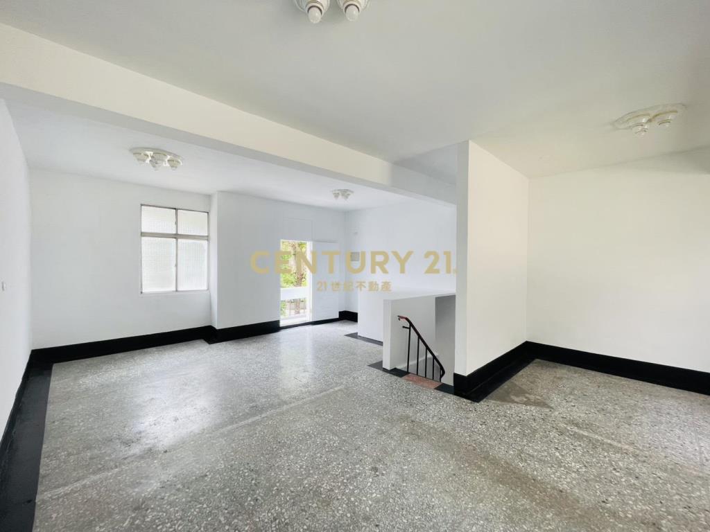 彰化田中車站旁整新大面寬透天