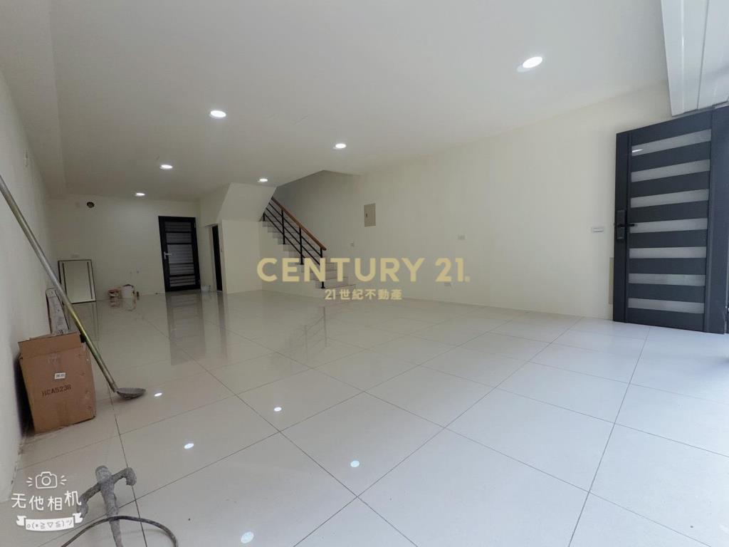 幼獅交流道🏆高榮國小旁透天