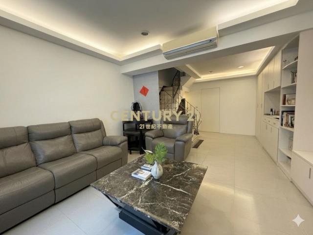 桃園高鐵站前雙車位別墅