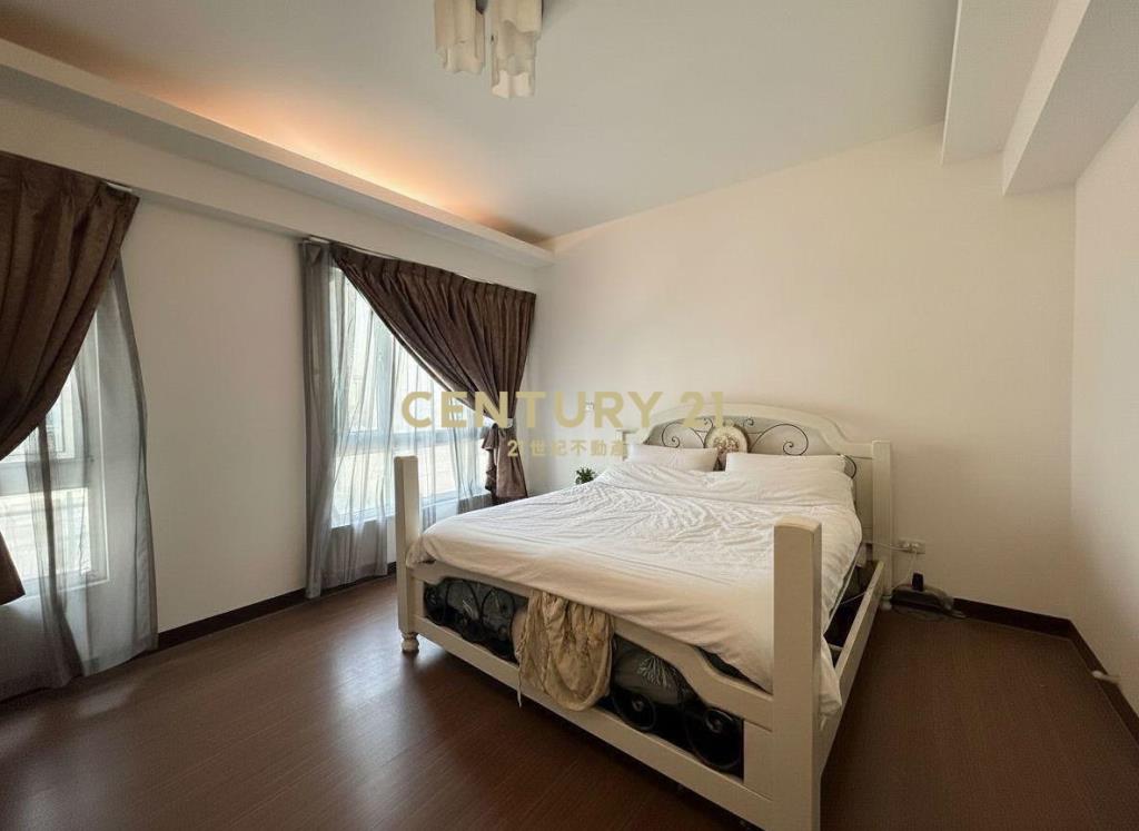 桃園高鐵站前雙車位別墅