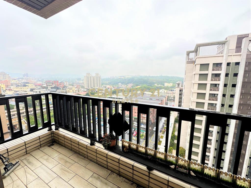 站前京華景觀四房加車位