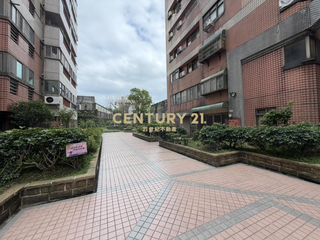 近楊梅交流道凡爾賽大3房